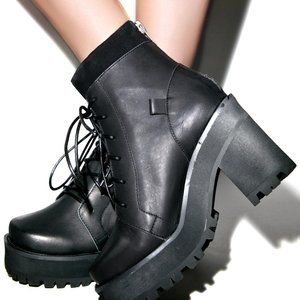 UNIF Reverb size 6- like new